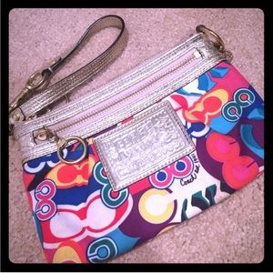 Authentic Coach poppy wristlet